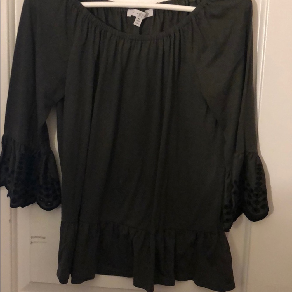 Shirt with bell sleeves